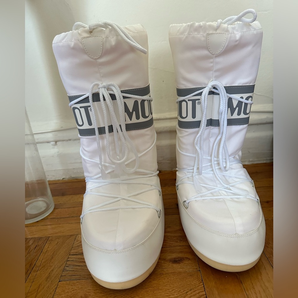 Moon Boots. Worn once